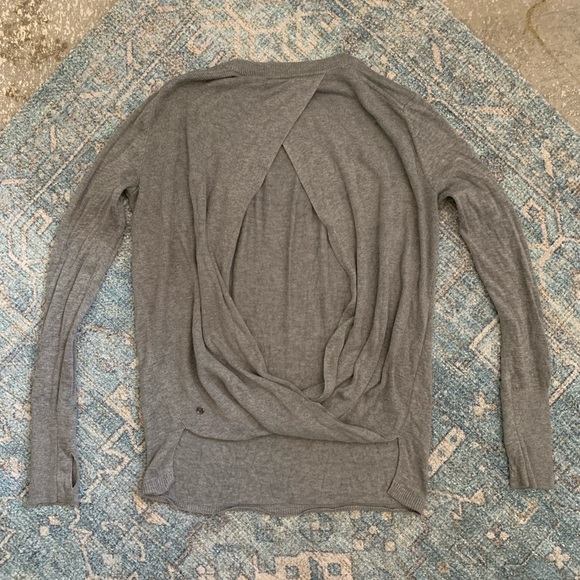 Lululemon sweater - sz 4 - Picture 2 of 4